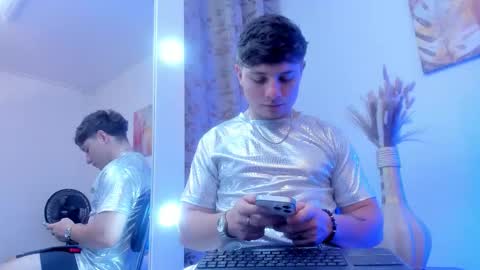 Snapshot of leoo_miller chatting on October 16, 9:49 pm Leo online show from October 16, 9:49 pm