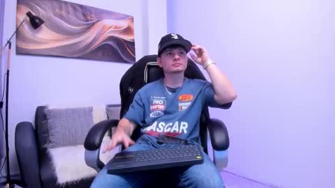 Leo  online show from November 14, 4:11 am