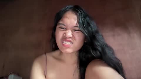 Jenn online show from January 10, 4:14 am