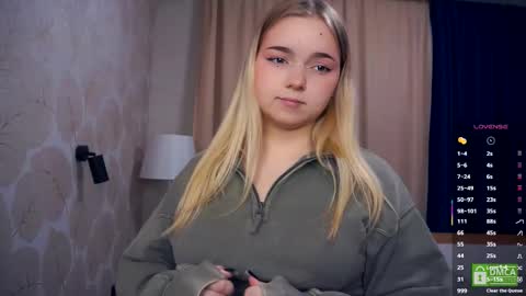 Hello everyone Im Lora Its my first day Were going to have fun together online show from November 27, 5:09 am