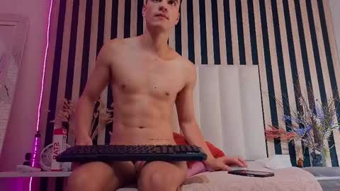 leotease online show from May 15, 11:12 pm