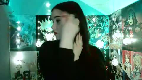 Snapshot of leraaa72 chatting on December 11, 8:36 am little secret online show from December 11, 8:36 am
