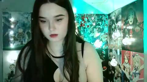Snapshot of leraaa72 chatting on December 13, 8:09 am little secret online show from December 13, 8:09 am