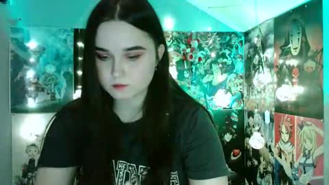 Snapshot of leraaa72 chatting on December 14, 10:24 am little secret online show from December 14, 10:24 am