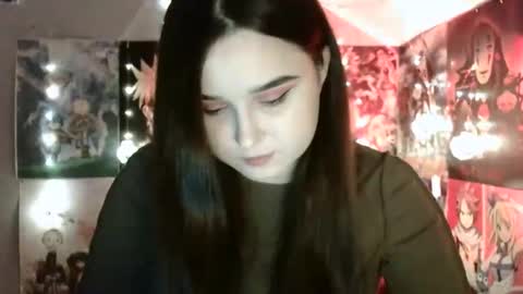 Snapshot of leraaa72 chatting on December 20, 7:22 am little secret online show from December 20, 7:22 am