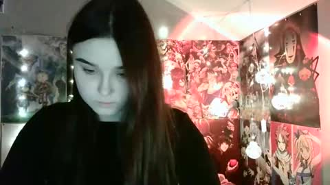 Snapshot of leraaa72 chatting on December 21, 7:13 am little secret online show from December 21, 7:13 am