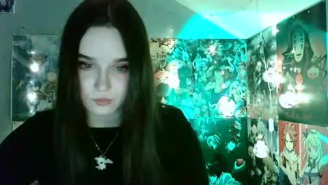 Snapshot of leraaa72 chatting on December 21, 10:17 am little secret online show from December 21, 10:17 am