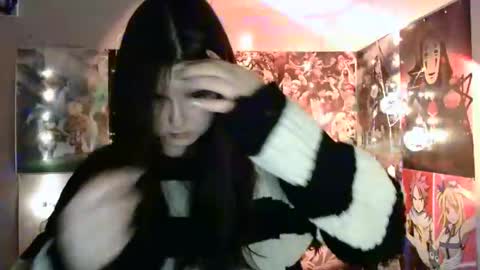 Snapshot of leraaa72 chatting on December 25, 7:03 am little secret online show from December 25, 7:03 am