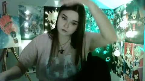 Snapshot of leraaa72 chatting on January 4, 11:00 am little secret online show from January 4, 11:00 am