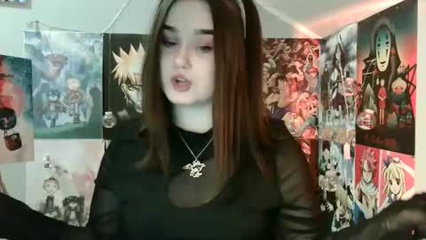 Snapshot of leraaa72 chatting on February 7, 8:01 am little secret online show from February 7, 8:01 am