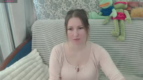 Snapshot of lesanamagic chatting on June 4, 9:37 am LesanaMagic online show from June 4, 9:37 am