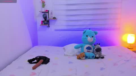 Snapshot of lesbic_hot_69 chatting on October 6, 3:26 am lesbic_hot_69 online show from October 6, 3:26 am