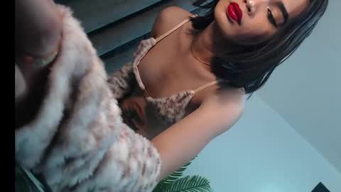 Snapshot of lesi_trisha chatting on February 27, 7:34 am Trisha18 online show from February 27, 7:34 am