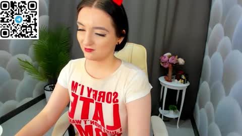 Lesley online show from November 15, 5:27 am