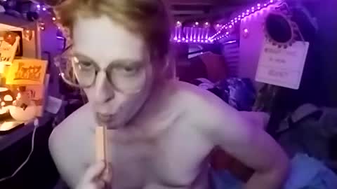 LesleyGumGrass- The Boring Trans girl online show from October 16, 9:49 pm