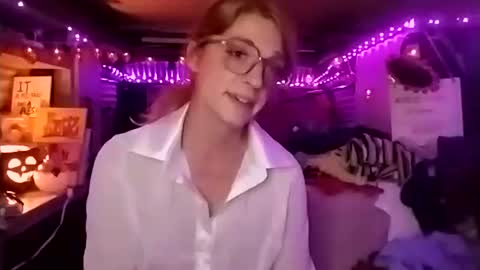 LesleyGumGrass- The Boring Trans girl online show from October 20, 6:03 am