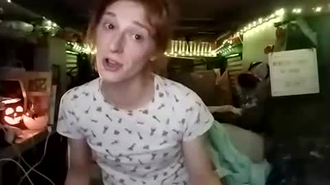 LesleyGumGrass- The Boring Trans girl online show from November 9, 8:34 am
