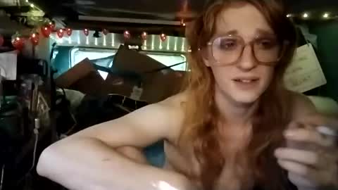 Snapshot of lesleygumgrass chatting on May 13, 12:57 pm LesleyGumGrass- The Boring Trans girl online show from May 13, 12:57 pm