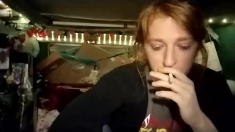 Snapshot of lesleygumgrass chatting on May 15, 2:40 am LesleyGumGrass- The Boring Trans girl online show from May 15, 2:40 am