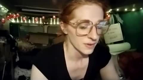 Snapshot of lesleygumgrass chatting on June 11, 1:38 am LesleyGumGrass- The Boring Trans girl online show from June 11, 1:38 am