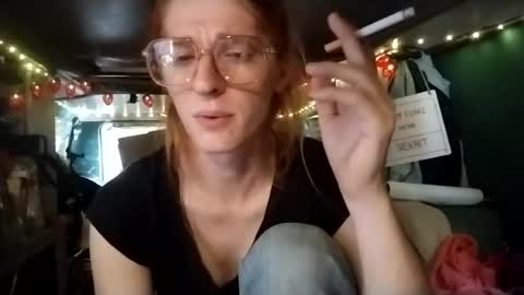Snapshot of lesleygumgrass chatting on June 16, 4:09 pm LesleyGumGrass- The Boring Trans girl online show from June 16, 4:09 pm