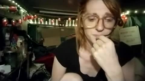 Snapshot of lesleygumgrass chatting on June 17, 4:15 am LesleyGumGrass- The Boring Trans girl online show from June 17, 4:15 am