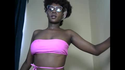 leslie online show from March 8, 9:06 am