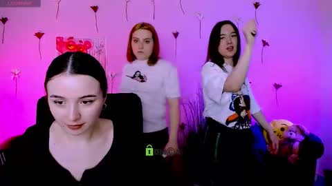 leslie_bird online show from March 8, 10:08 am