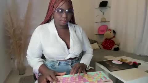 lesliee_brownn online show from June 4, 9:04 am