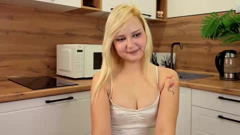 Lisa online show from December 1, 6:02 pm