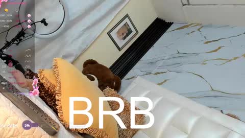 I am here from Monday to Friday from 730 am to 130 pm Colombia time and saturday from 500 am to 1000 am .... Soon Blue page online show from March 2, 1:05 pm