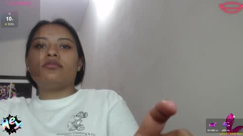 Snapshot of leslyandika chatting on January 22, 11:32 pm LeslyAndika online show from January 22, 11:32 pm