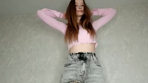 Snapshot of leslyshie chatting on February 20, 6:30 pm Alice online show from February 20, 6:30 pm