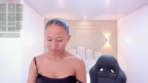 Snapshot of leslysimpson chatting on May 27, 7:33 pm online show from May 27, 7:33 pm