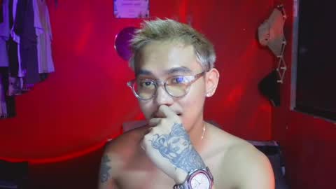 lesteryooo online show from April 1, 1:41 pm