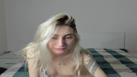 Snapshot of lesyaliss chatting on February 26, 5:39 am lesyaliss online show from February 26, 5:39 am