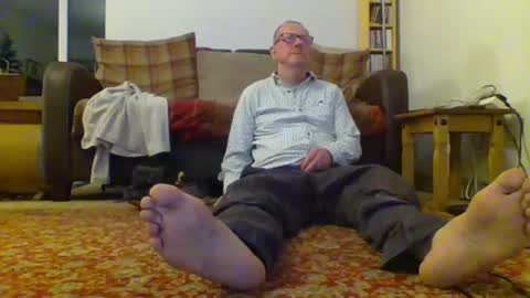 Snapshot of letmestrip chatting on December 20, 11:37 pm paul online show from December 20, 11:37 pm