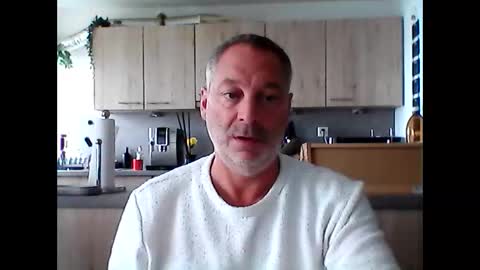 Snapshot of letshavefun2gether68 chatting on September 28, 10:09 am letshavefun2gether68 online show from September 28, 10:09 am