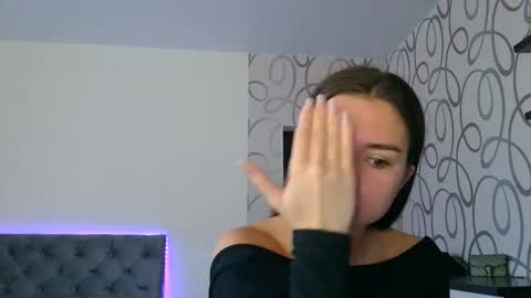 Snapshot of lette_emily chatting on October 27, 7:01 am Emily online show from October 27, 7:01 am