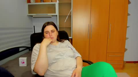 Naomi online show from June 5, 6:52 am
