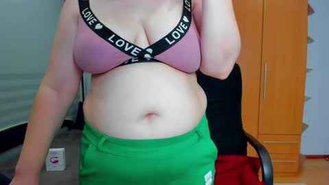 Naomi online show from June 6, 7:46 am