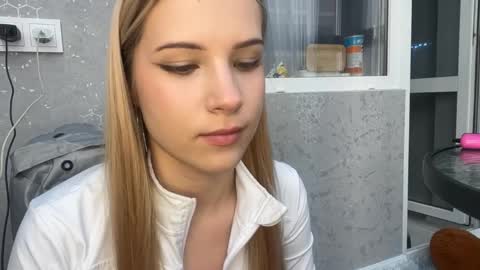 Kate online show from May 26, 2:24 pm