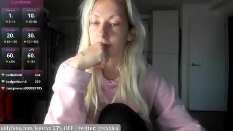 Snapshot of leusee chatting on November 3, 4:30 pm LeaVixx online show from November 3, 4:30 pm