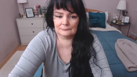 Mary online show from December 16, 1:05 pm