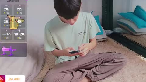 Levi  online show from February 25, 7:47 pm