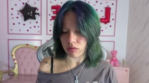 lewii_t online show from April 14, 2:39 am