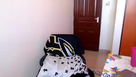 Snapshot of lewinski777 chatting on June 10, 8:02 am lewinski777 online show from June 10, 8:02 am