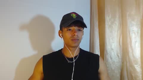 Snapshot of lewis_ly chatting on February 11, 3:06 pm i am lewis ly EDUARDO MEMDOZA15 online show from February 11, 3:06 pm