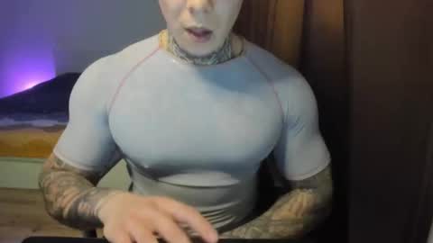 Snapshot of lewis_muscleee chatting on March 24, 5:18 pm blablablack online show from March 24, 5:18 pm