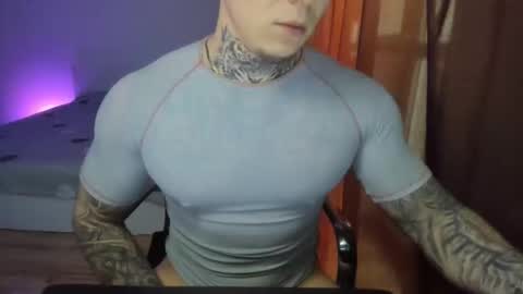 Snapshot of lewis_muscleee chatting on March 29, 11:54 am blablablack online show from March 29, 11:54 am